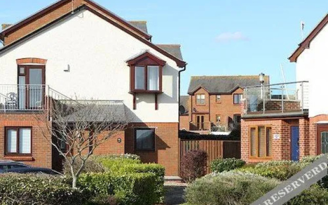 Quay Holidays - Harbourside Park