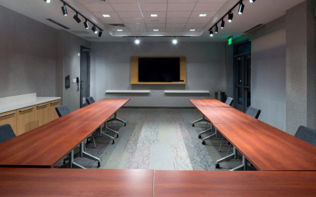 Aloft Charlotte Airport