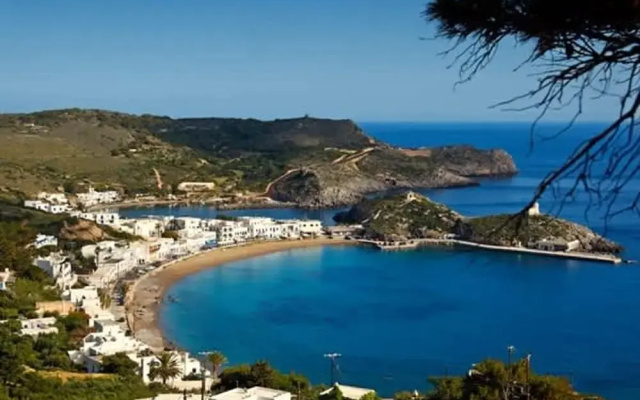 Beachfront Panorama Aprtmnts - Kythira Seaside Gem