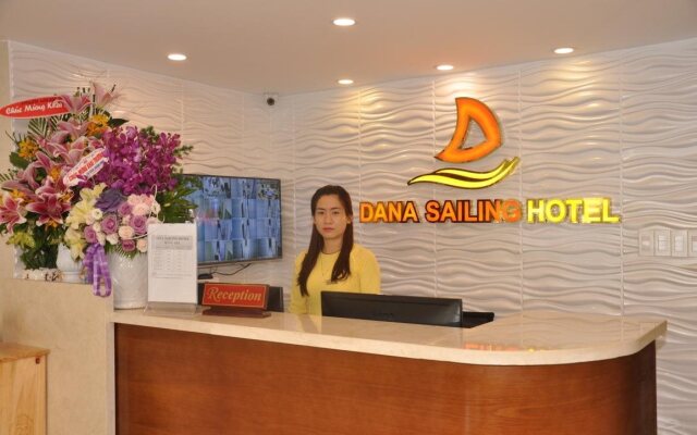 Dana Sailing Hotel