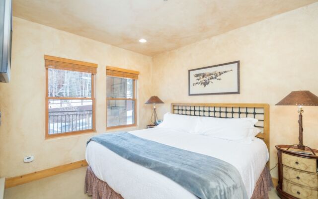 Bear Creek Lodge 211 1 Bedroom Condo by Alpine Lodging Telluride