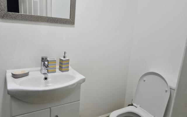 West Street 3-Bed 3-Ensuite Apartment Leicester
