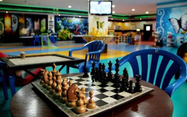 Leonia Holistic Destination