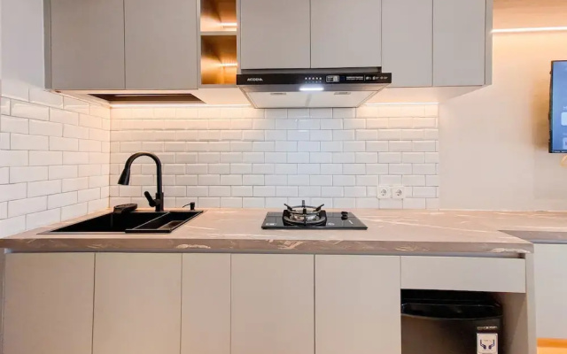 Modern And Warm Studio At Apartment Transpark Bintaro