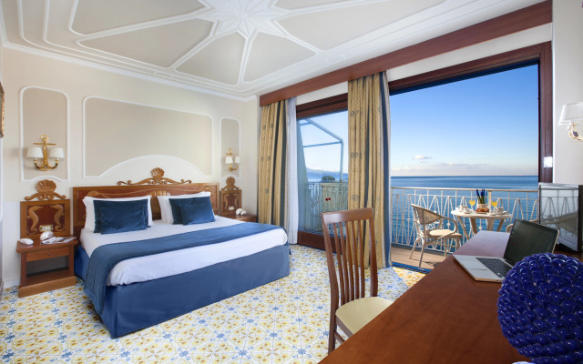 Alimuri Bay Resort