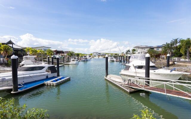 Cairns Beaches Home With Water View