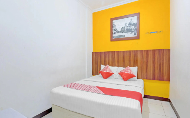 OYO 90426 Near Mall Ciputra 2