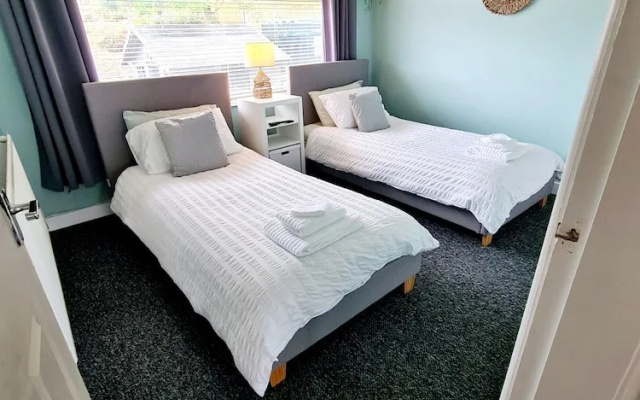 Property 5 Minutes Walk From Trearddur Bay Beach