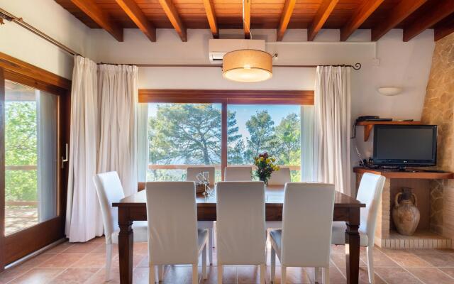 New! Villa Savinar in Es Cubells