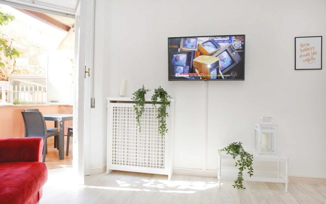 Trastevere Apartment with Patio