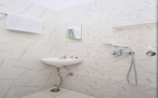 OYO 13007 Humble Residency