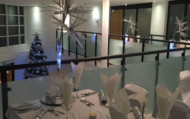 Dalmeny Resort Hotel