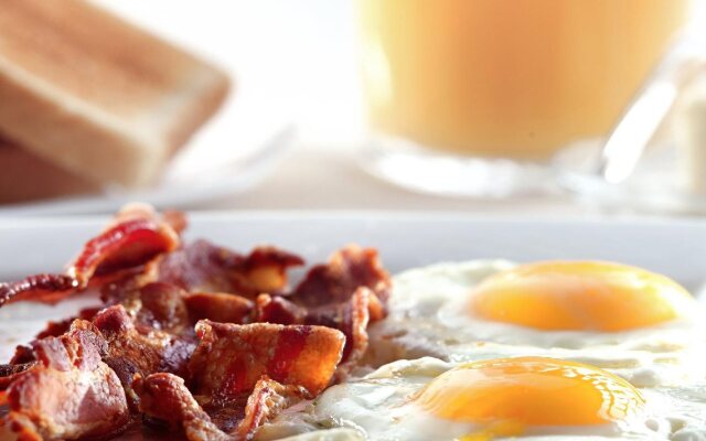 Holiday Inn Express Hotel & Suites Wilmington-University Ctr by IHG