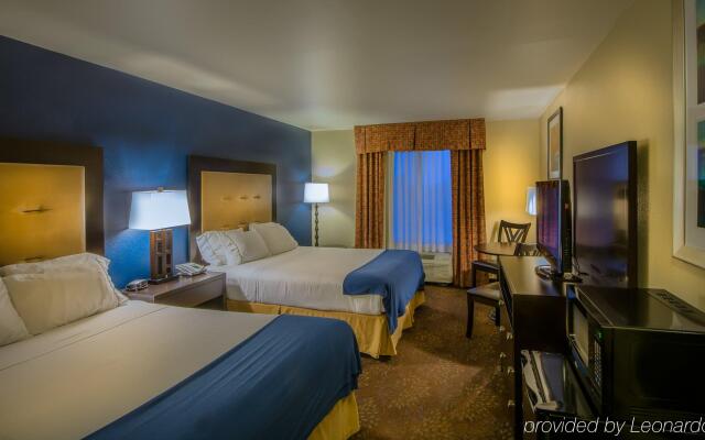 Country Inn & Suites by Radisson, South Haven, MI