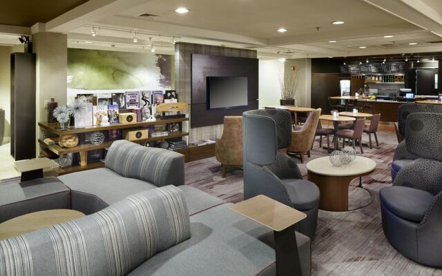 Courtyard State College