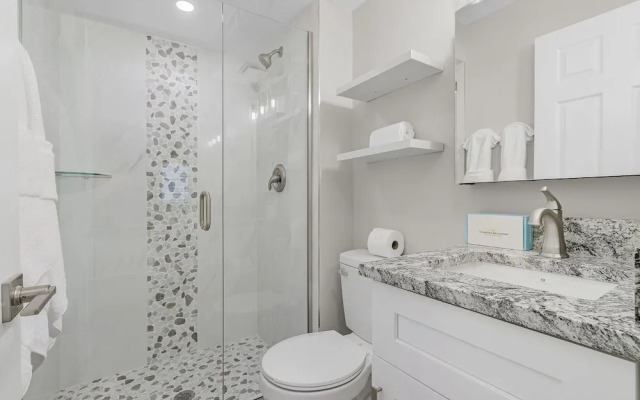 Seaside 101: Oceanview 2br/2ba Condo With Pool, Steps To Beach 2 Bedroom Condo