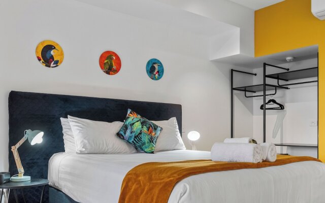 Roomie Apartment Hotel