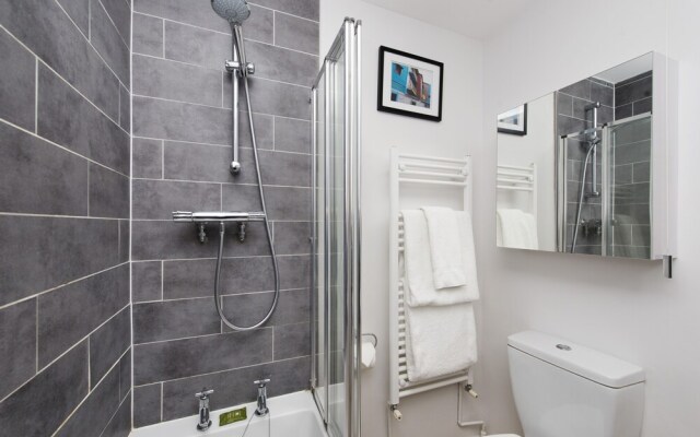 Stunning 2BR Victorian Flat In Vauxhall