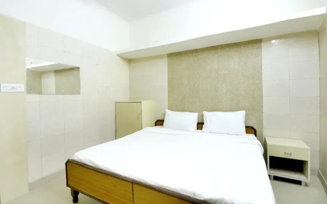Hotel Samrat by OYO Rooms