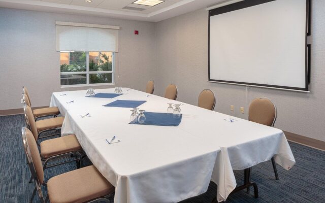 Holiday Inn Express & Suites Belleville by IHG