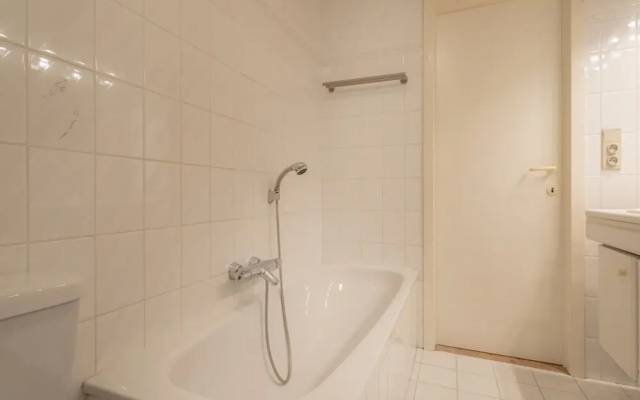 Pleasant Flat on Seafront With Terrace