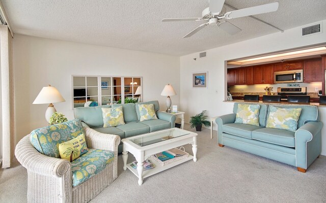 Trillium 2C Beach Front Condo With Private Balcony/pool!