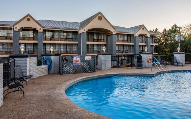 Comfort Inn at Thousand Hills