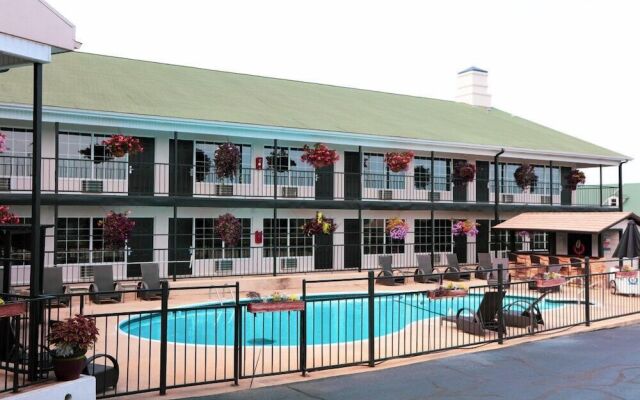 Days Inn by Wyndham Branson Ozarks