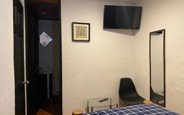 Hostal 17-52