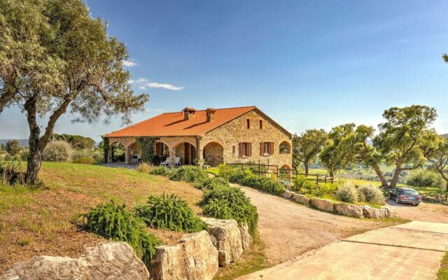 Farmhouse in Suvereto Near Etruscan Coast