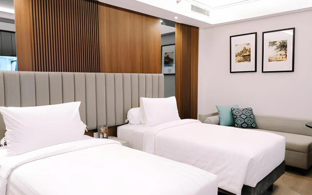 Deka Hotel Surabaya HR Muhammad