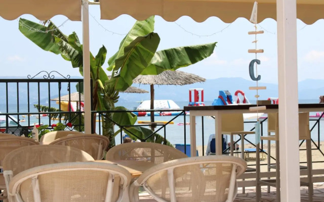 Stavros Beach Hotel