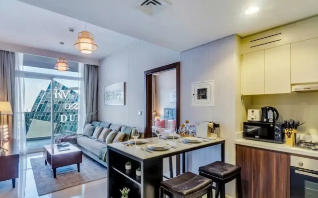 Waterfront 2BR w Canal View Near Burj Khalifa