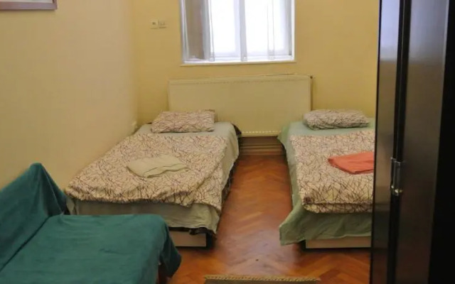 Italian Blaha Boulevard