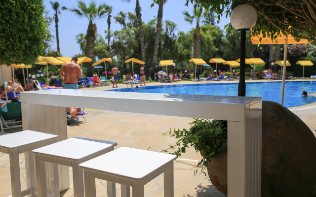 Papouis Protaras Hotel