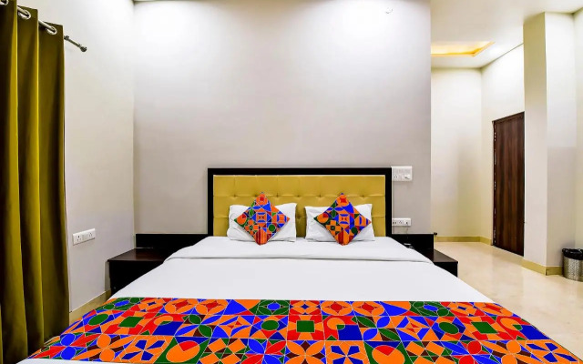 Fabhotel The Castle Homestay