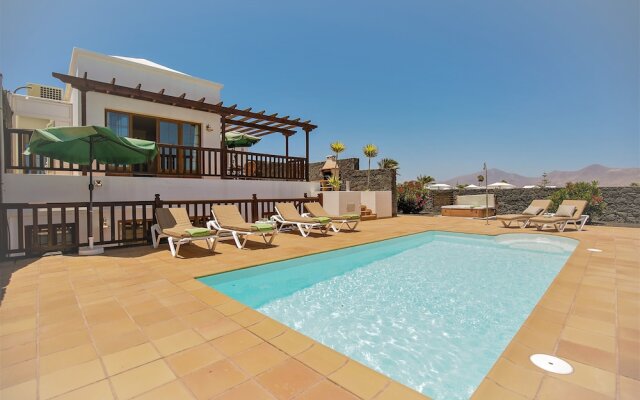 Luxury Villa Private Heated Pool 18
