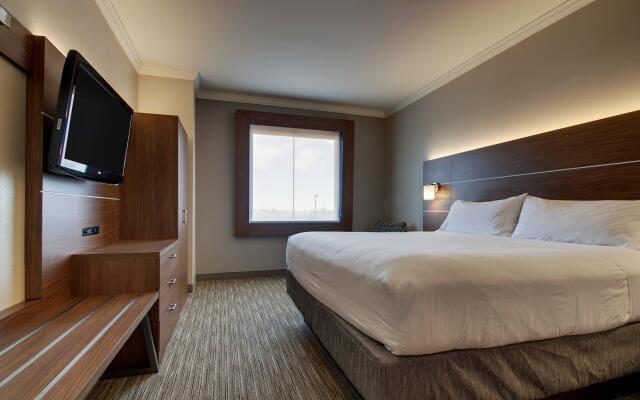 Holiday Inn Express Hotel & Suites Vernon College Area, an IHG Hotel