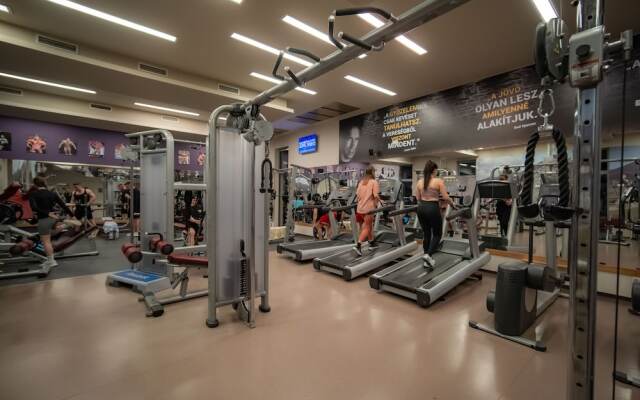 Eleven Business & Sport Hotel