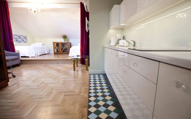 Crystal Suites Chez Helena