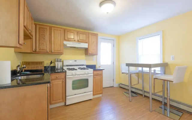 Kendall Square Apartments by Next Star