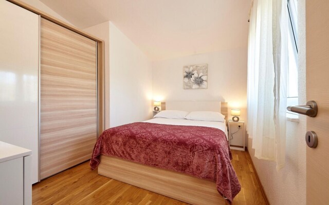 Beautiful Home in Pano With Wifi and 5 Bedrooms