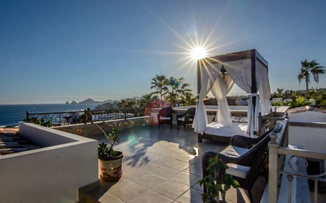 Cabo Hacienda w/ Private Pool & Rooftop Terrace!