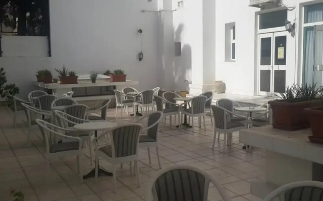 Ariha Hotel