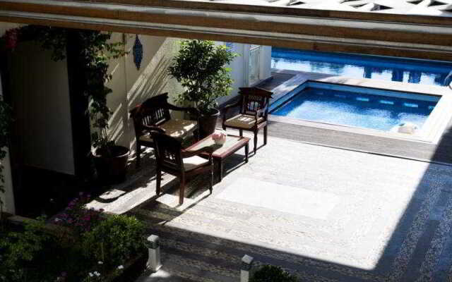 Marin-A Hotel