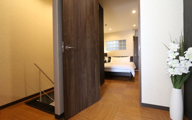 Elizabeth Garden Kuromon