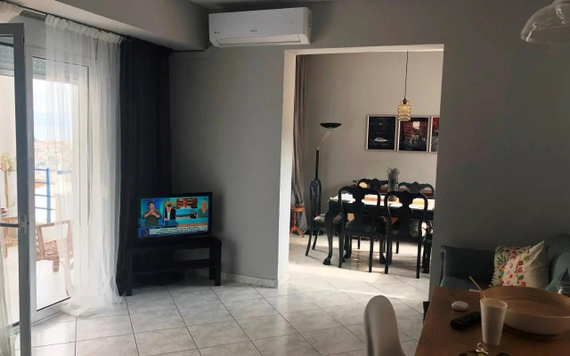 Vanilla Luxurious Apartment