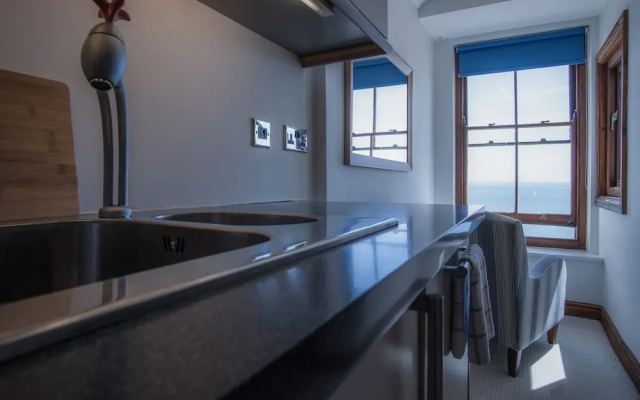 The Nest - 1 Bedroom Apartment - Tenby