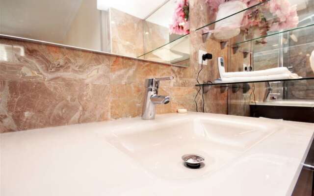 2 rooms - next to the Eiffel tower - Trocadéro