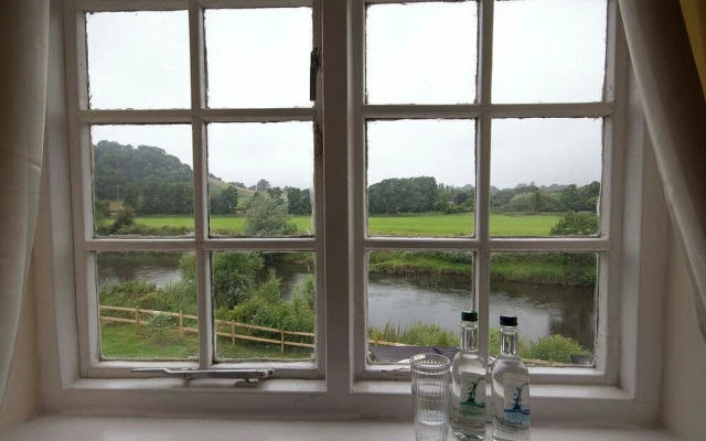 The Chainbridge Inn